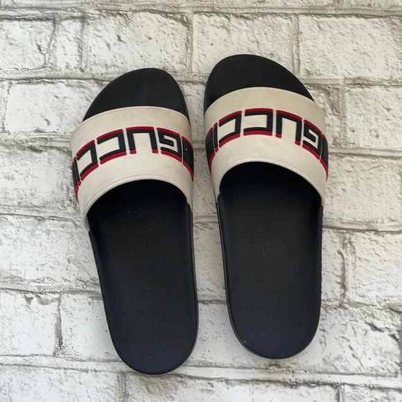 Gucci Pool Sides - Picture 3 of 13